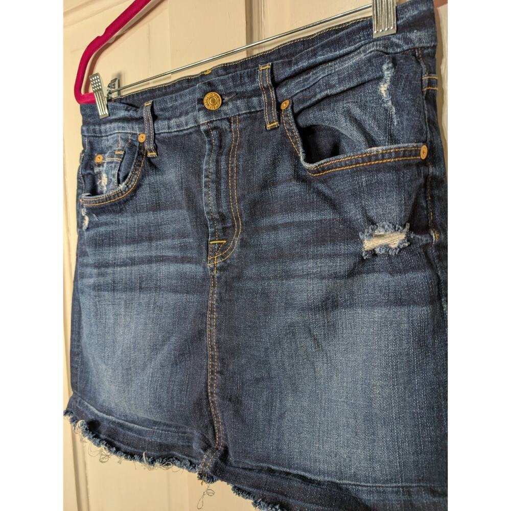 7 For All Mankind Women's Distressed Denim Skirt Dark Raw Hem Size 29 Mini(809) - Picture 2 of 8